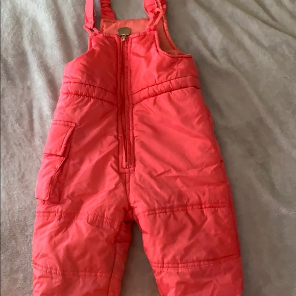 Hello Kitty 2t Snow Suit & Hat - Picture 5 of 8